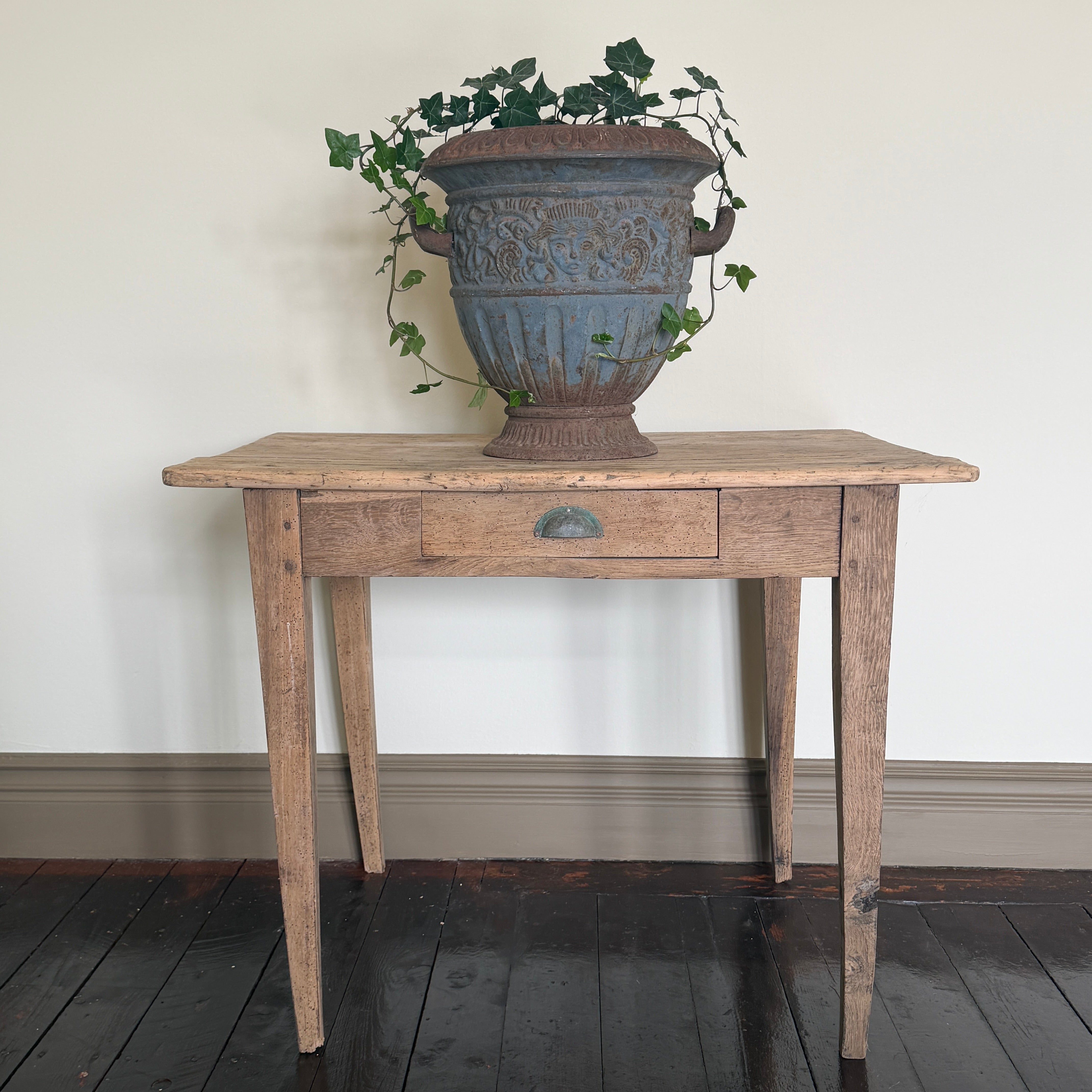 Antikt skrivbord / sidobord