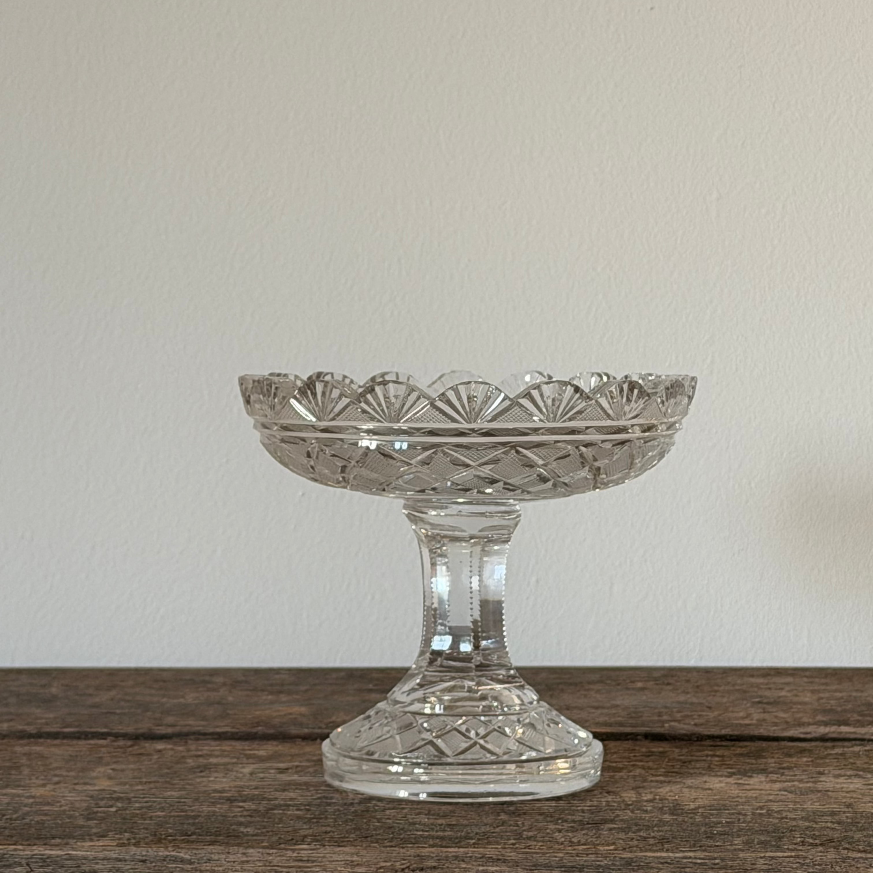 Kristallskål på fot